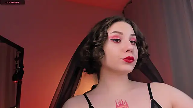 Eva Moss  online show from 18, 2, 2025