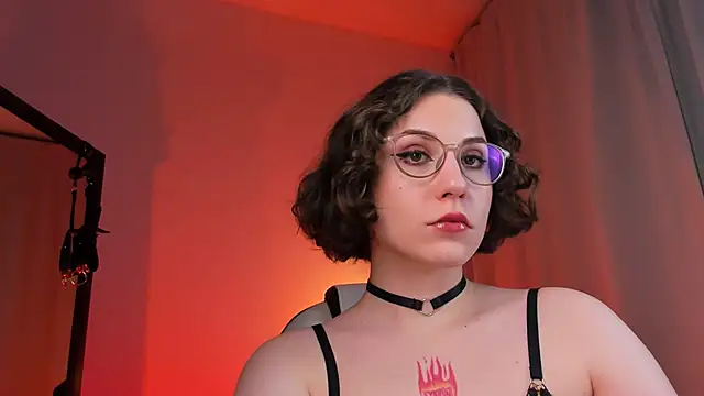 Eva Moss  online show from 27, 2, 2025