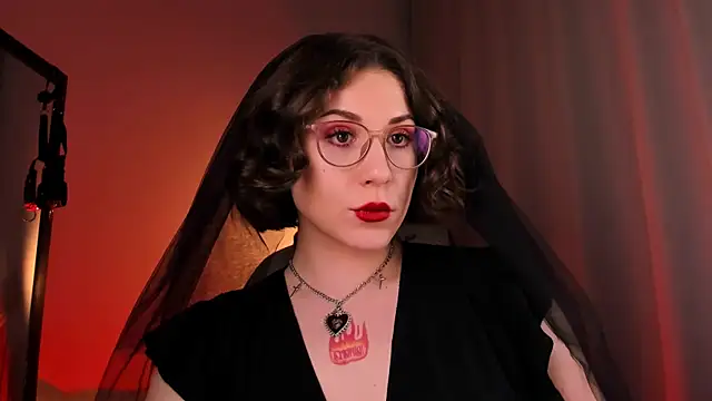 Eva Moss  online show from 12, 3, 2025