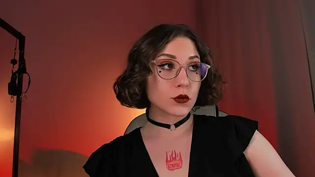 Eva Moss  online show from 15, 3, 2025