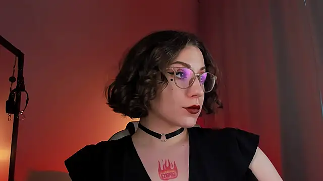 Eva Moss  online show from 15, 3, 2025