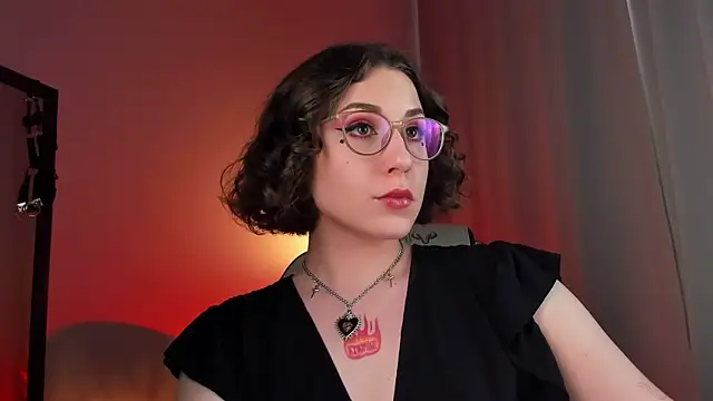 Eva Moss  online show from 17, 3, 2025