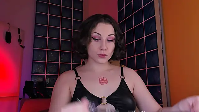 Eva Moss  online show from 13, 9, 2025