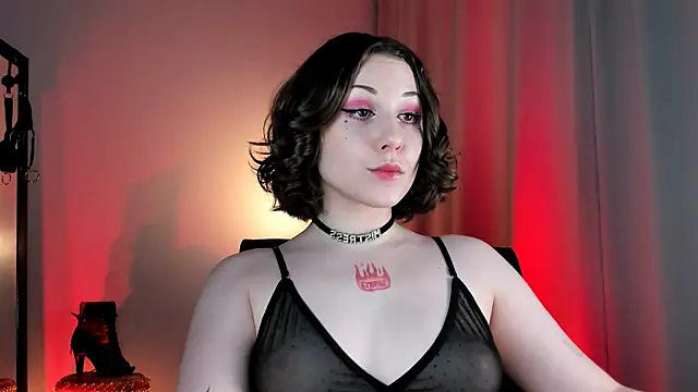 Eva Moss  online show from 15, 10, 2025