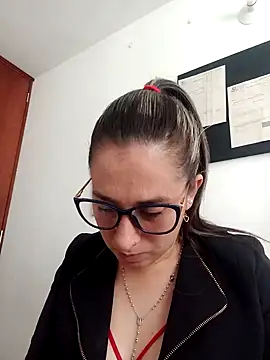 CHARLOTTE 1711 online show from 22, 1, 2025