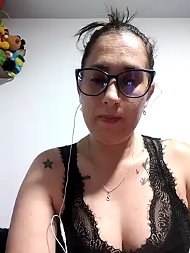 CHARLOTTE 1711 online show from 4, 11, 2025