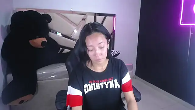 Snapshot of victoria_ricci_a chatting on 6, 3, 2025 victoria ricci a online show from 6, 3, 2025