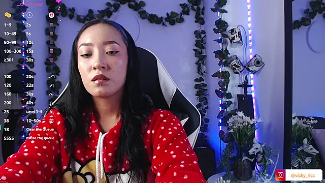 Snapshot of victoria_ricci_a chatting on 8, 10, 2025 victoria ricci a online show from 8, 10, 2025