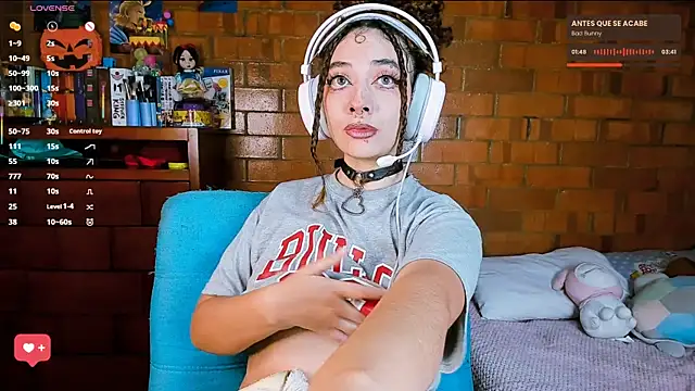 Annycolin  online show from 17, 10, 2025