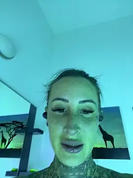 Black sweet Rose online show from 23, 1, 2025