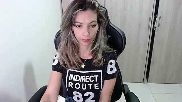 Princezzlove3 online show from 15, 2, 2025