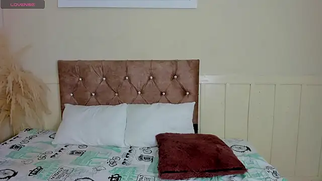 Natashawool1 online show from 12, 2, 2025