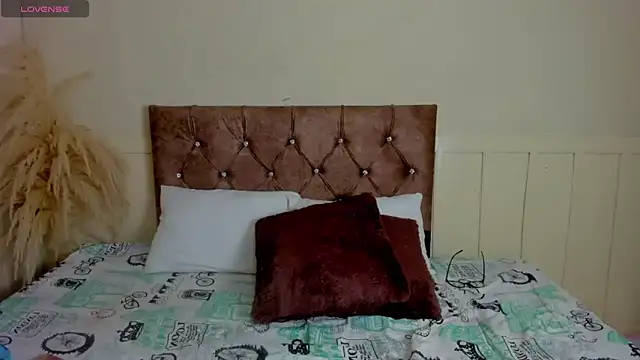 Natashawool1 online show from 19, 2, 2025