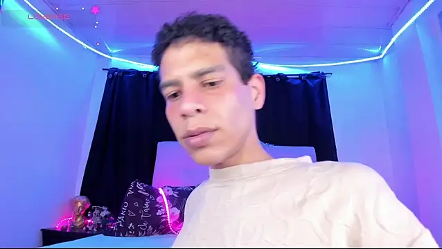 Snapshot of Ethan_Boyy chatting on 25, 7, 2026 Ethan Boyy online show from 25, 7, 2026