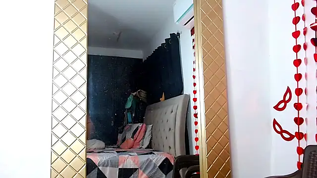 Snapshot of sweethoneytsx chatting on 23, 9, 2025 sweethoneytsx online show from 23, 9, 2025