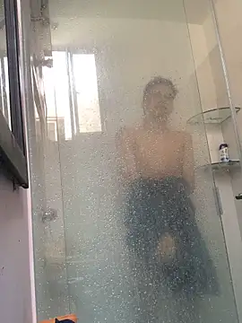 Latinos 2001 online show from 8, 11, 2025