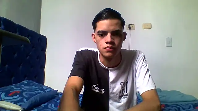 Latinos 2001 online show from 30, 5, 2026
