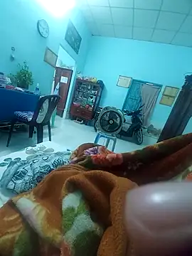 Snapshot of KisSsu chatting on 4, 12, 2025 KisSsu online show from 4, 12, 2025