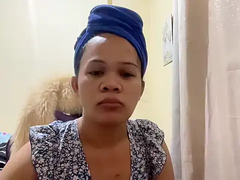 SophiaCourthaway online show from 12, 6, 2026