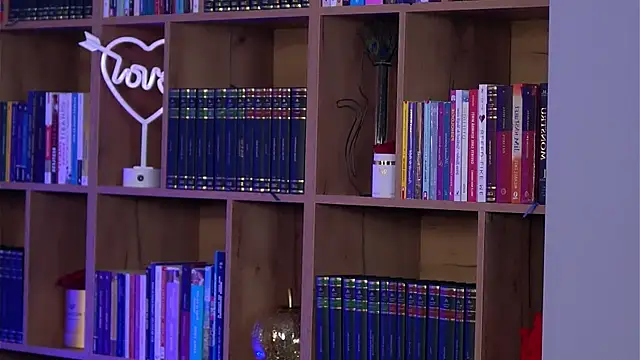 SarahPeach8 online show from 4, 12, 2025