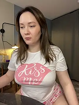 Kiss My Body online show from 22, 9, 2025