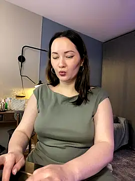 Kiss My Body online show from 5, 10, 2025