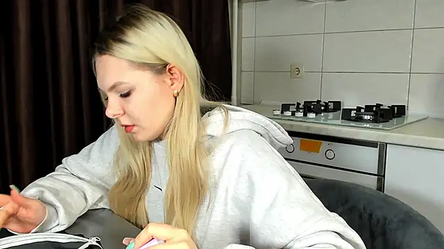 SynnoveEyre online show from 17, 2, 2025