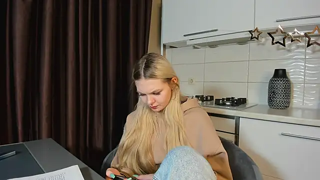 SynnoveEyre online show from 21, 2, 2025