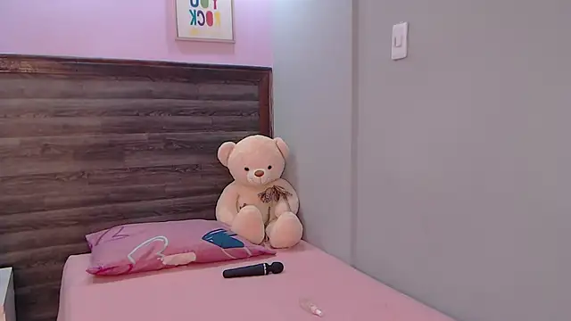 AdaaMillan online show from 8, 10, 2025