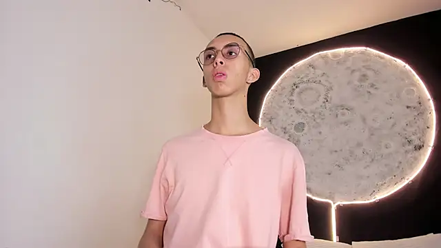 EthaanCox online show from 8, 3, 2025