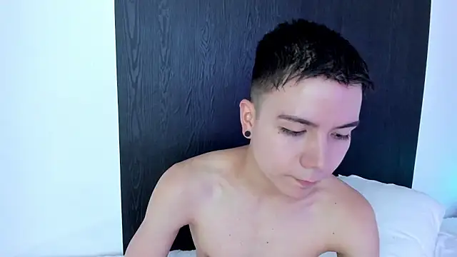 alanblack1 online show from 28, 1, 2025