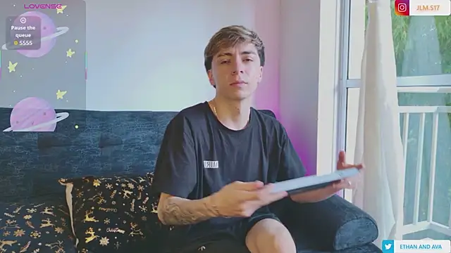 ethan and ava online show from 26, 11, 2025