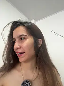 Snapshot of Bella_still chatting on 15, 5, 2026 Bella still online show from 15, 5, 2026