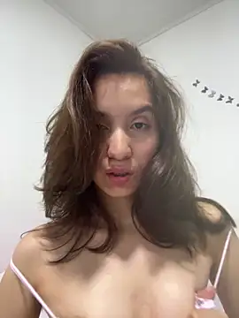 Snapshot of Bella_still chatting on 4, 6, 2026 Bella still online show from 4, 6, 2026