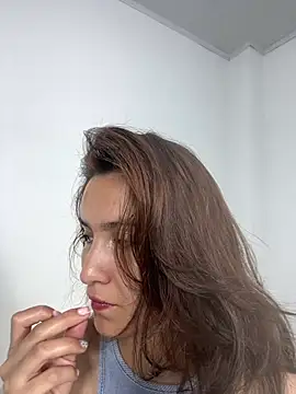 Snapshot of Bella_still chatting on 5, 7, 2026 Bella still online show from 5, 7, 2026