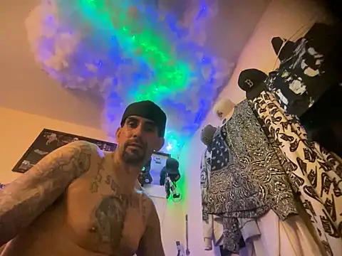 hornycouple818 online show from 18, 1, 2026