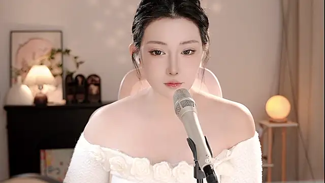 Dou-Dou-er online show from 10, 11, 2025