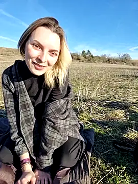 jennisweet online show from 3, 3, 2025