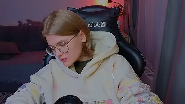 Snapshot of _JessieVibes chatting on 6, 2, 2026 JessieVibes online show from 6, 2, 2026