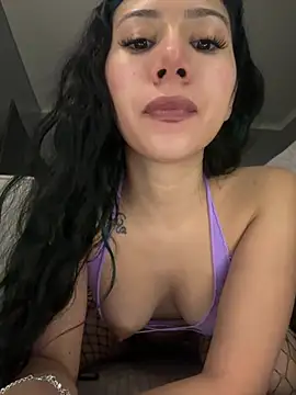 emilyslut2005 online show from 24, 1, 2025