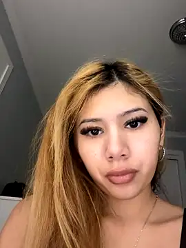 emilyslut2005 online show from 21, 11, 2025