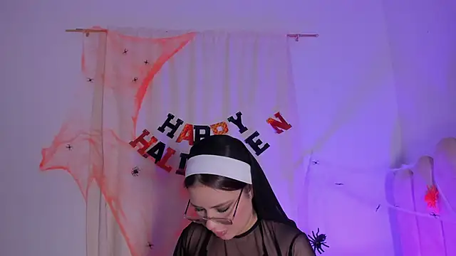 Marianagarcia01 online show from 2, 11, 2025