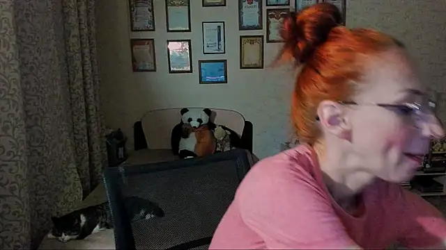 red rocco online show from 2, 2, 2025