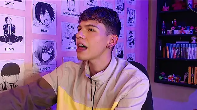 Snapshot of Mickey_Magic chatting on 7, 2, 2025 Mickey Magic online show from 7, 2, 2025