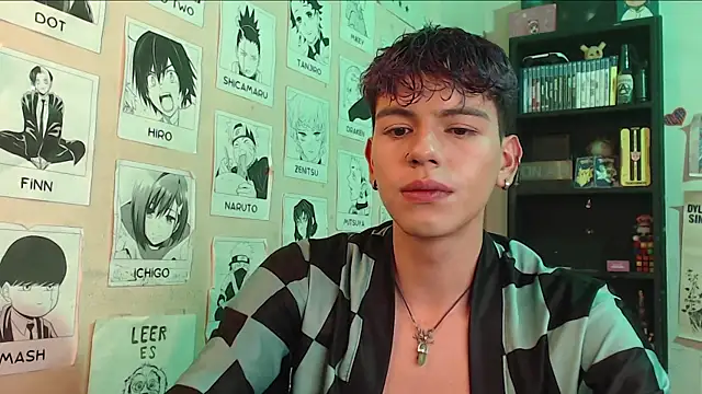 Snapshot of Mickey_Magic chatting on 13, 2, 2025 Mickey Magic online show from 13, 2, 2025