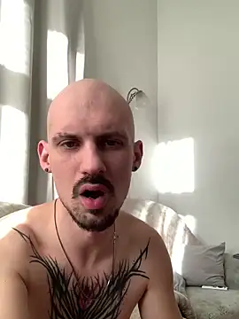 AssHunter4k online show from 3, 3, 2025