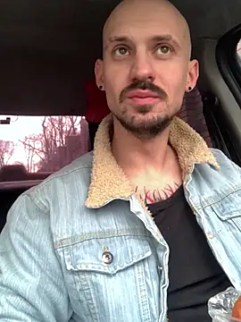 AssHunter4k online show from 5, 3, 2025