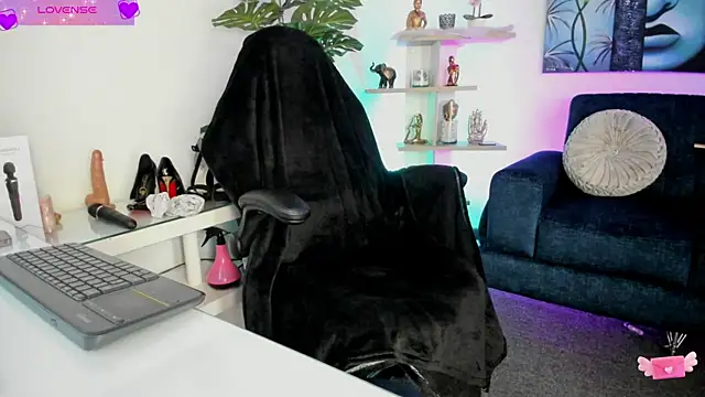 Snapshot of VioletParkker chatting on 1, 2, 2025 VioletParkker online show from 1, 2, 2025