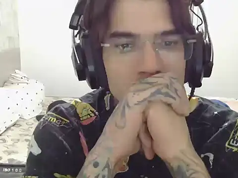 Snapshot of smokingink chatting on 29, 4, 2026 smokingink online show from 29, 4, 2026