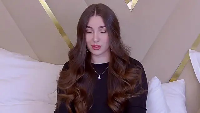 KiraBarlows online show from 20, 2, 2025